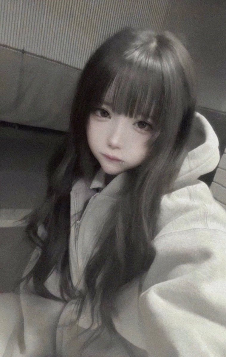 matheeusaguiar_'s tweet photo. マーキュリーありまと💙今日はなんかライブに向かうまで心が雨模様で元気なかったんだけどステージ立ったらぶちあがった😻めっちゃたぎってなんも覚えてない😻いつものことです😻不器用なりにみんなに桃のこともっと好きになってもらえるようにがんばります☪️次は11日朝活🌞夜型屋さん🥵起きます https://t.co/f8ziHQ56ns