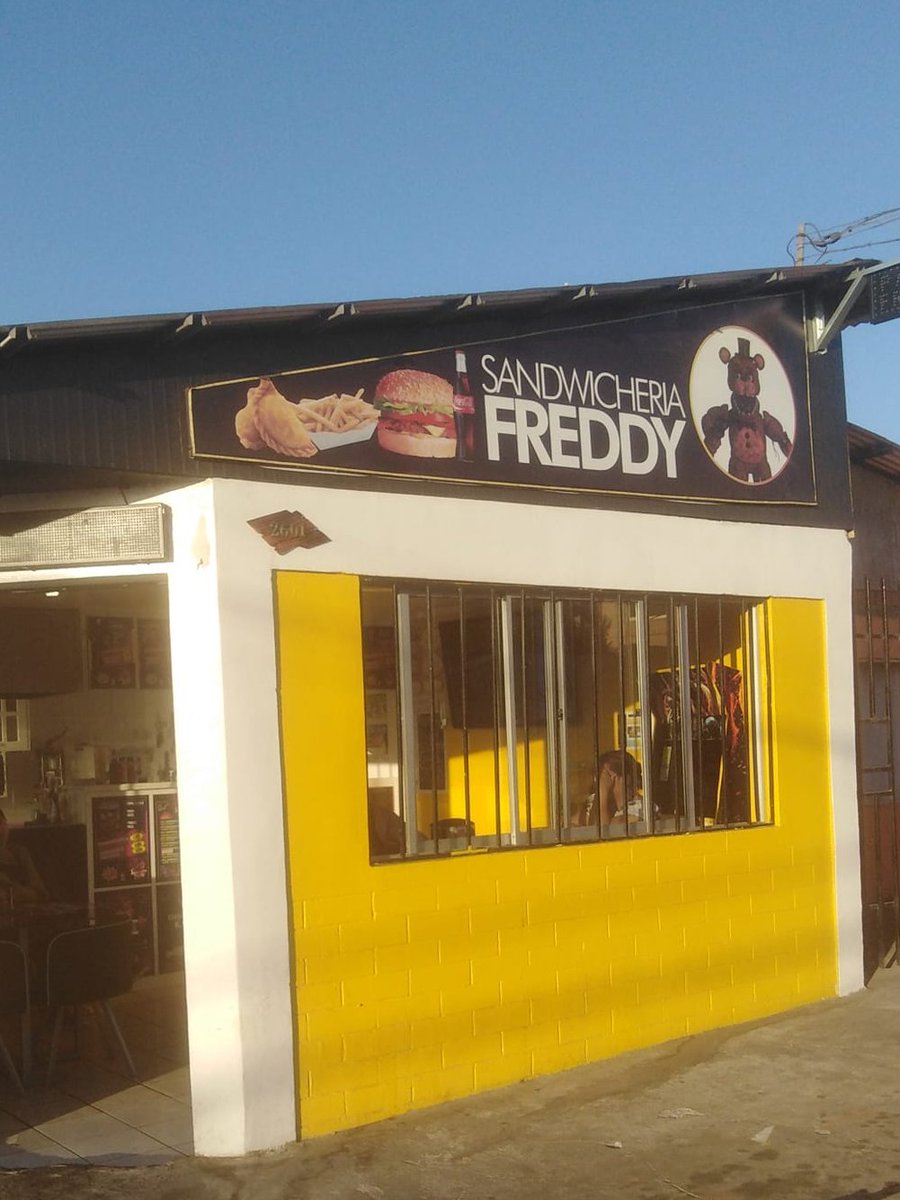 rayza_lean's tweet photo. @americandream @FNAF_ScottGames Every work of art (sandwicheria freddy) 
Has its bad copy (Freddy Fazbear's Pizza) https://t.co/6FATwhY12P