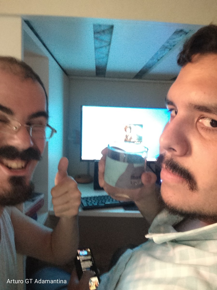 ArturoggtArturo's tweet photo. Back to Windows 10 https://t.co/GbmfBFIuR3