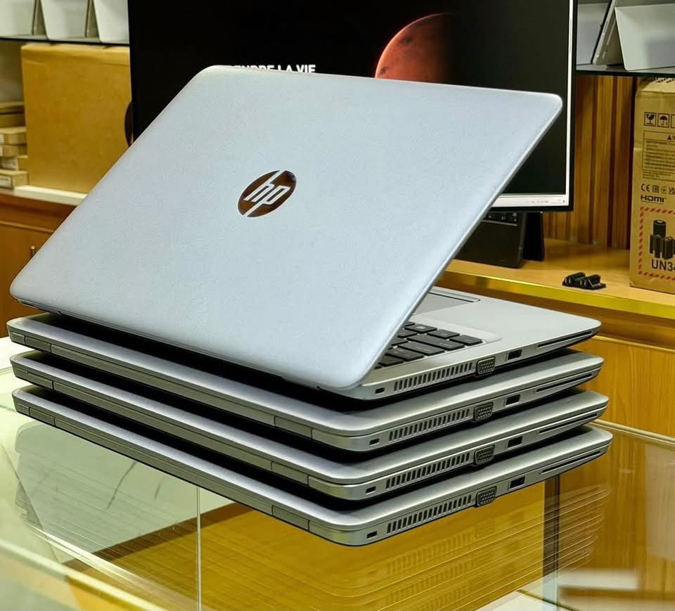 PlaceSama's tweet photo. 🔥🔥Spécial Promo 💻💻
#Tel: +221775444383
#Adresse: médina près du rond-point sam
#Prix: 💵150.000FCFA
#Hp EliteBook 840 G3 6ème Génération ⚙️Processeur Intel core i5-6200U (2.4GHz, 2.8GHz turbo)
🛡️Ram #8Go DDR4 (extensible à 16Go)
📀Disque dur SSD 128Go + 500Go HDD ou SSD 256 https://t.co/85NTfdViCS