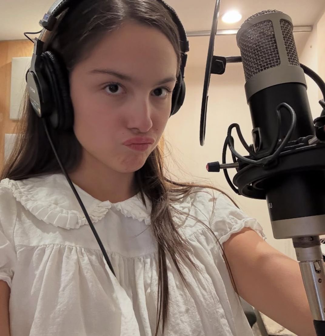 folkloverry's tweet photo. olivia rodrigo appreciation post https://t.co/Vkyxkt3rr1