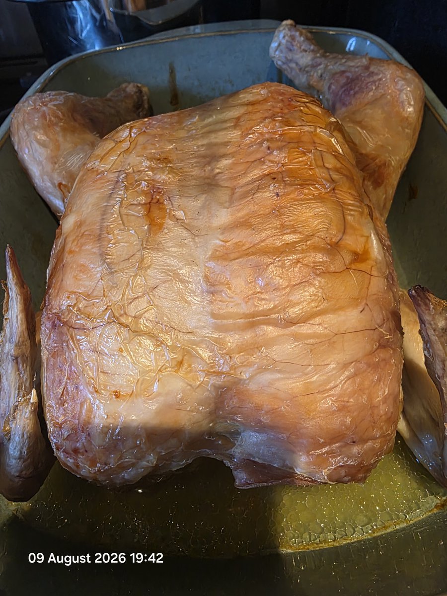 TsuiAllen's tweet photo. Winner, winner... chicken dinner... #SundayNightSupper What's on your plate? https://t.co/RQZrXlYwE5