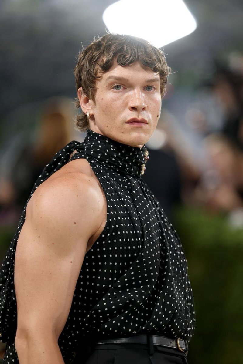 connorstupdates's tweet photo. At the 2026 Met Gala, Tiffany &amp; Co. led all jewelry brands with $12.9M in MIV (Media Impact Value), and Connor Storrie stood out as the brand’s top Celebrity Voice, generating $3.6M in MIV, according to Launchmetrics. https://t.co/iA5QBSQMn3