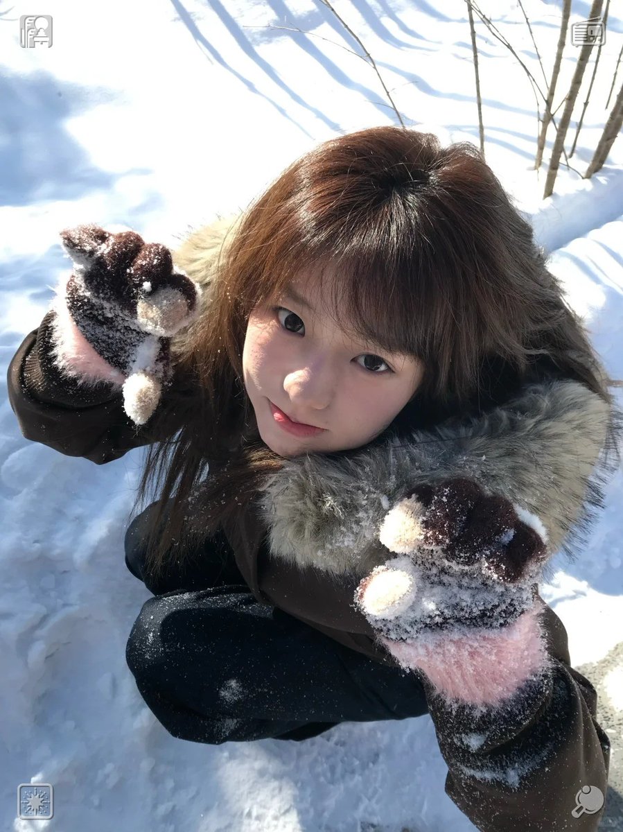linxinyuan8's tweet photo. Once more, Lila descends from her nest, this time making her way to the brook. Her throat is parched, and the soothing murmur of the water beckons her, prompting a quick dash over with her feet barely brushing the blades of grass. A van with a sea-themed carpet laid across its f https://t.co/qVBaQ5CpBr