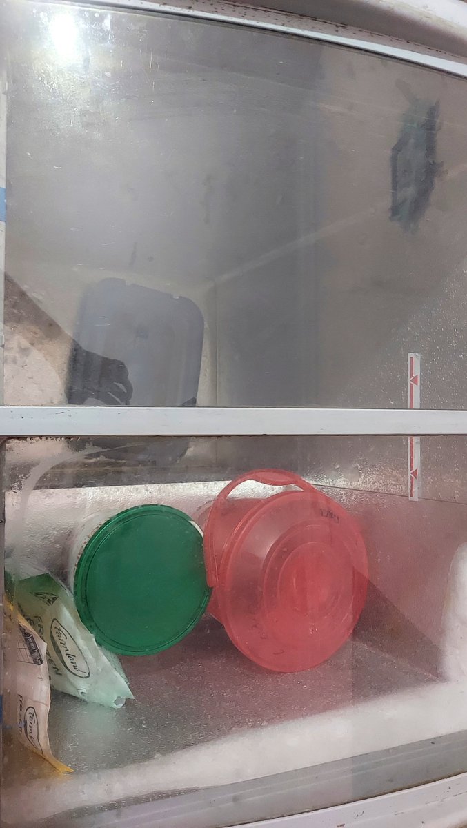 Suchismitaromi9's tweet photo. Subject: Request for Compensation Due to Improper Repair Causing Loss

Because of your technician’s fault, I was unable to save my items from spoiling.  
All my chutney, momos, spring roll and gobi Manchurian have now turned sour. @BlueStarLtd @BlueStarCare https://t.co/cG6oDUomCK