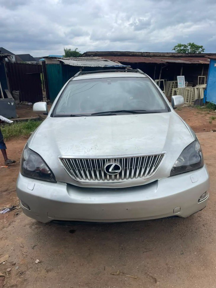 pairforgemotors's tweet photo. 2008 Lexus RX350 for sale!!! 
🇳🇬 Nigerian Used | ₦6M Only
✅ Engine &amp; gear intact
❄️ AC working perfectly 
Pure Toks Standard
✅ Everything else works perfectly
📍 Ikotun, Lagos

📞 08143818455 | 08142884530
📲 DM / WhatsApp for enquiries

₦6M ONLY 🔥 https://t.co/VckOvBUAdx