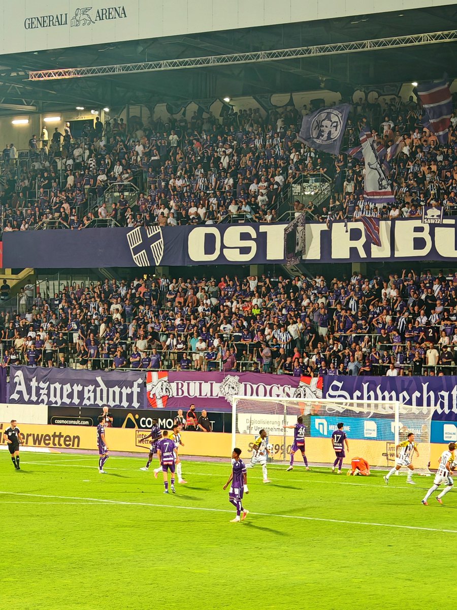 OtherBundesliga's tweet photo. GOAL FOR LASK!
Tough on Radlinger who makes a great PK save, but Usor whacks in the rebound and this is LASK's game now.
🟣 0-2 ⚪ (83')
#FAKASK https://t.co/drW2gW6WXk