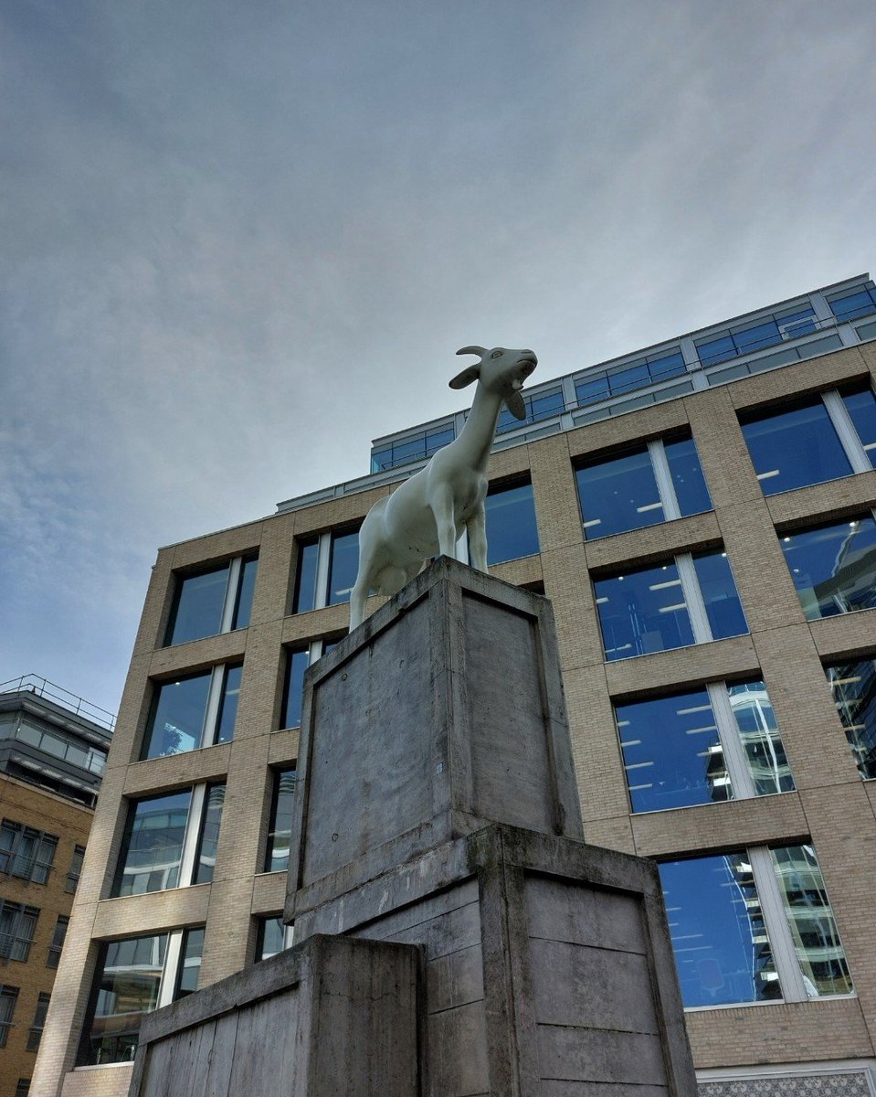 CLUBS0S's tweet photo. my favourite london landmark: the goat https://t.co/Vd4znUilIn