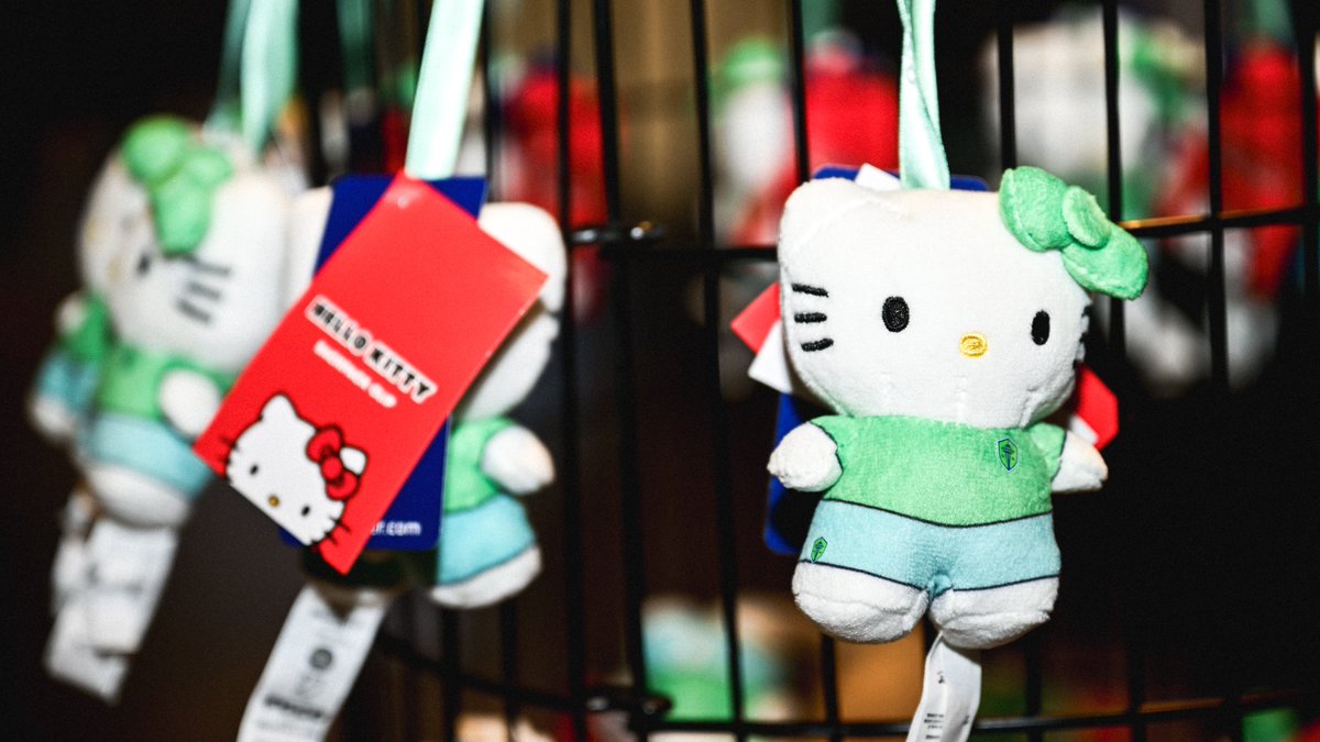 SoundersFC's tweet photo. It's a @hellokitty takeover at Lumen 💚 https://t.co/pAnbTzWVRJ