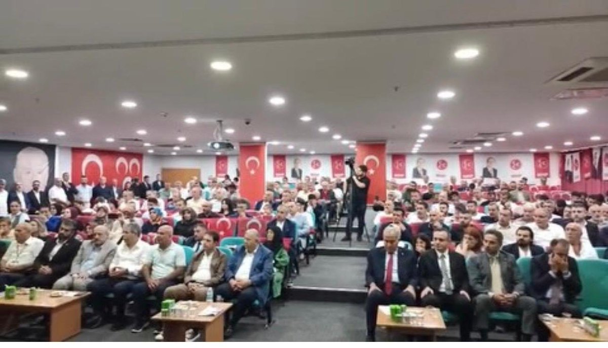 MHP_GOP's tweet photo. Milliyetçi Hareket Partisi Gaziosmanpaşa İlçe Başkanlığımızın Olağan İlçe Kongresi’ni, teşkilatımızın birlik, beraberlik ve kardeşlik ruhu içerisinde, dava arkadaşlarımızın ve kıymetli hemşehrilerimizin yoğun katılımıyla gerçekleştirdik.
Kongremizde Divan Başkanlığımızı; Avrupa Türk Konfederasyonu Genel Başkanı, 27. Dönem İstanbul Milletvekilimiz Sn Cemal Çetin, Divan Üyeliklerini ise  İl Baskan Yardımcımız Sn Caner Çoban ve Sn Kübra Okutan üstlendiler.
Kongremize; MHP İstanbul İl Başkan Yardımcımız, 2. Bölge Başkanımız Sn Ahmet Yasak, İl Başkan Yardımcılarımız Sn Sezgin Çetin, Sayın Gökhan Aydın, Sn Erkan Sancak ve Sn Ömer Çöloğlu, Eyüpsultan İlçe Başkanımız Sn Yenal Yığrık, Sarıyer Ilce Başkanımız Sn Vedat Şahin ,Ülkü Ocakları Başkanımız Sn Tarık Çolak Geçmiş dönem bölge Başkanımız Sn Zafer Karaosmanoğlu Önceki dönem ilce başkanlarımız Sn Mutullah Kantar , Sn Ali Çanak ,Sn Hüseyin Toksoylu,  Sn Aytekin Çalışkan Önceki Dönem Ocak Başkanımız Sn Mikail Aras Önceki dönem Fatih Ülkü Ocakları Başkanımız Sn Mehmet Deveci ,Akparti Gaziosmanpaşa İlçe Başkanımız Sn İsmail Ergüneş, İBB Meclis Üyemiz Sn Zekeriya Eroğlu  Ak parti İlçe Baskan Yardımcıları Sn Turgay Aşık  Sn Sinan Pamuk  Saadet Partisi Gaziosmanpaşa İlçe Başkanımız Sn. İsa Yıldız ile teşkilat mensuplarımız, dava arkadaşlarımız ve kıymetli hemşehrilerimiz katılım sağladılar.
Genel Başkanımız, Liderimiz Sayın Devlet Bahçeli’nin selamlarını ve iyi dileklerini teşkilatımızla paylaşmaktan büyük bir onur ve mutluluk duyduk.
Ayrıca İstanbul İl Başkanımız Sayın Volkan Yılmaz’ın selamlarını ve iyi dileklerini teşkilatımızla paylaşmaktan memnuniyet duyduk.
Birliğimiz daim, kardeşliğimiz güçlü, davamız kutlu olsun.
Kongremizin; Gaziosmanpaşa’mıza, İstanbul’umuza ve aziz Türk milletine hayırlı olmasını diliyoruz