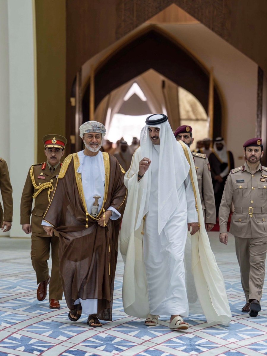 salimsaif2's tweet photo. زيارةُ جلالةِ السُّلطان هيثم بن طارق – حفظه الله ورعاه – إلى دولة قطر الشقيقة، تجسيدٌ لعمق الروابط الأخوية الراسخة بين البلدين،.
عُمان وقطر.. علاقاتٌ تجمعها الأخوّة، ويعزّزها التفاهم، ويقودها طموحٌ مشترك نحو المستقبل 🇴🇲🇶🇦 https://t.co/b6wkYHF7Sd