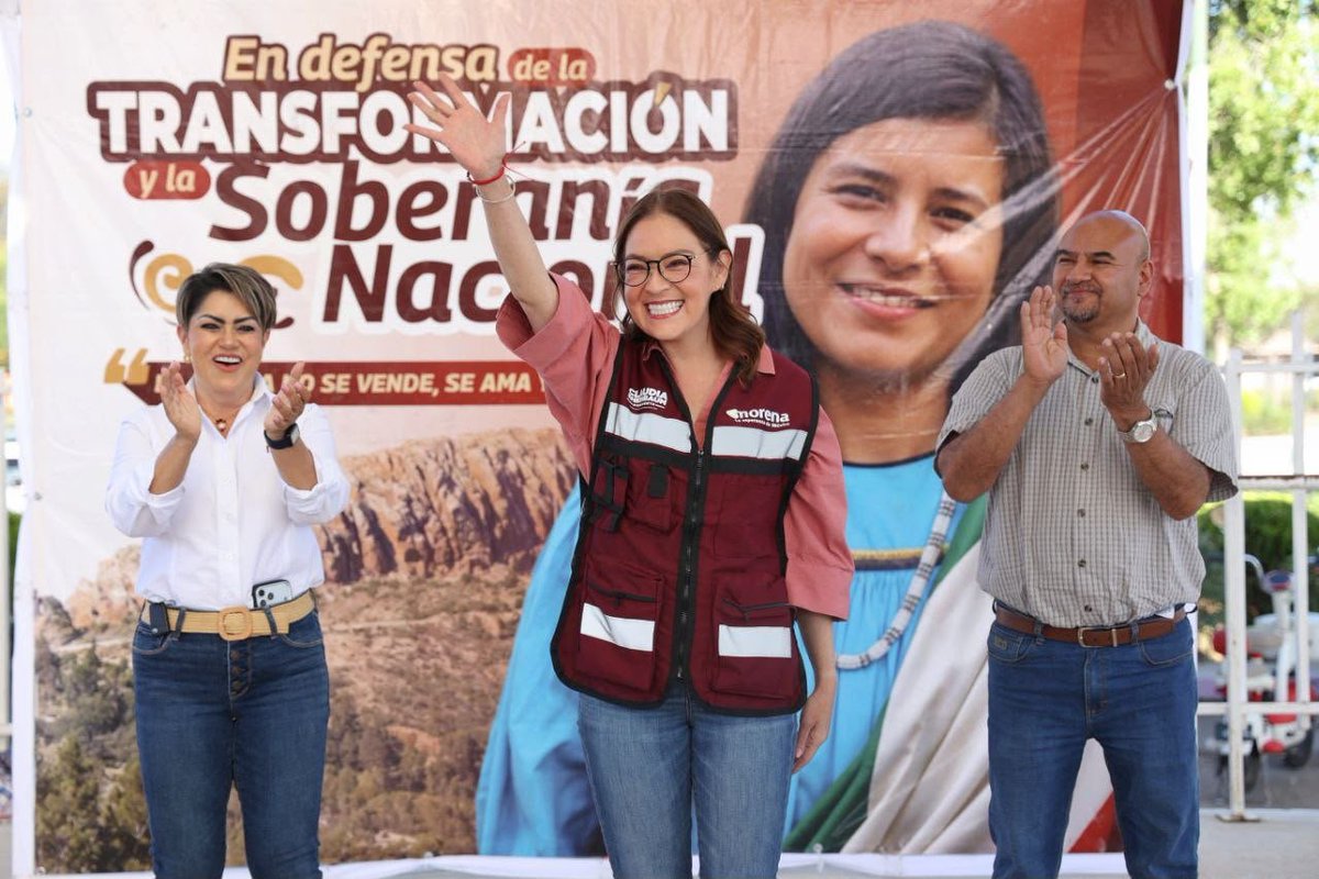 QuintopoderW's tweet photo. Los gobiernos neoliberales del PRI y el PAN dejaron a miles de familias en el abandono.
Con la Cuarta Transformación, el bienestar se convirtió en derecho.
@verodiazrobles lo resume perfecto.
#4T https://t.co/VECcYKwyUy