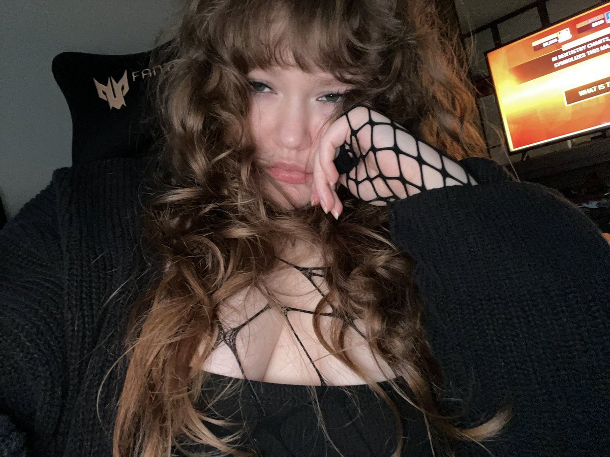 xlittlecumslut's tweet photo. New pinned
✧ 30 bi switch (sub++)
✧ Platonic flirt, too clingy, not interested
✧ DM’s open to moots, girls, &amp; cumtribs
✧ Gaming, anime, horror, and lots more
❝᷀ົཽ I don’t trade or sell… unless?
✧ ♡ + ↻ to be moots. Very selective!

#nsfwtwt #moothunt #promotwt https://t.co/wbs71lHiOy