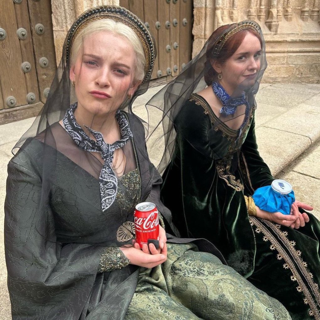 thinkercooke's tweet photo. olivia cooke and phia saban https://t.co/VfHDSnqQts