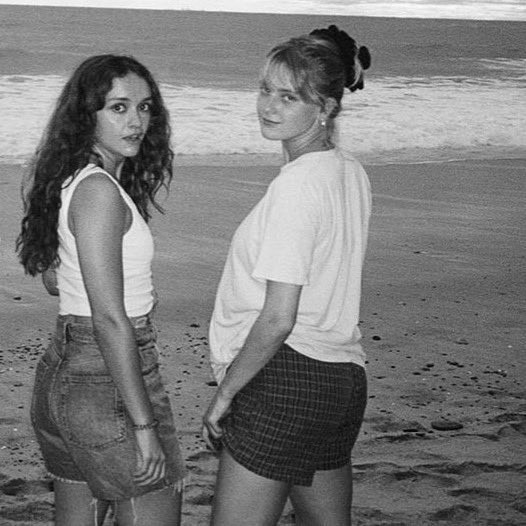 thinkercooke's tweet photo. olivia cooke and phia saban https://t.co/VfHDSnqQts