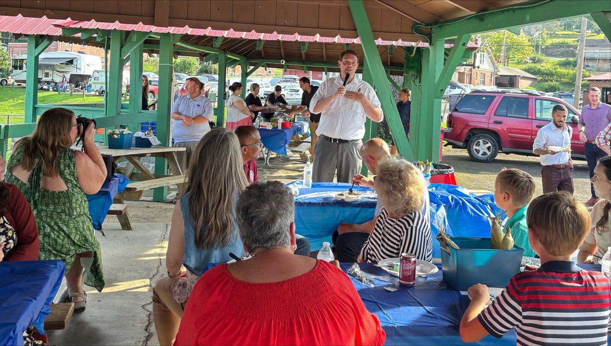 DRSuetterlein's tweet photo. Enjoyed seeing old and new friends at 90th annual Galax Old Fiddler’s Convention and the Poor Man’s Dinner! https://t.co/msQfPGZmWW