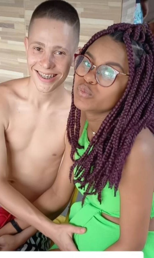 Mario_shitpostB's tweet photo. Sei que vai ter Nazista incel chorando nos comentários, mas... A pretinha é linda, n deu outra, tive q miscigenar kk🤣

Porém.......mlk puxou DNA do pai😄🤙 

Feliz Dia dos pais, incelada 🤣 e vocês nada🤣 https://t.co/VHQd4nHwGU