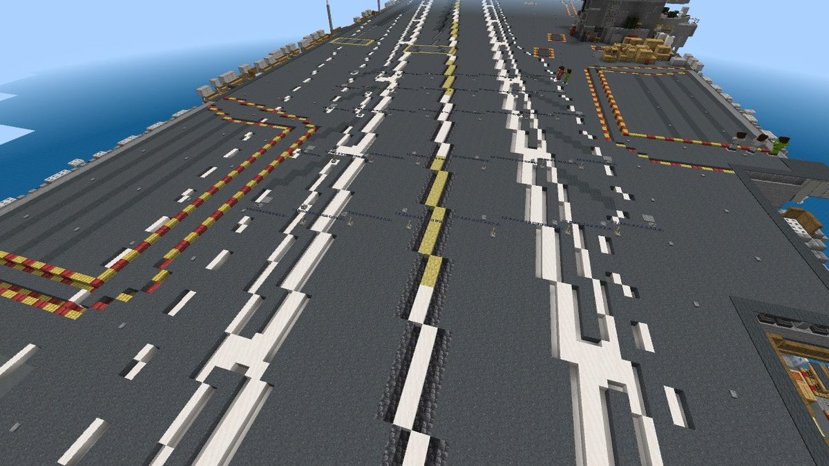 BisMania579409's tweet photo. エンタープライズ級の細かい写真
Part1　飛行甲板

#マイクラ
#マイクラ建築コミュ
#マイクラ軍事部 https://t.co/ueCFt1bDkn