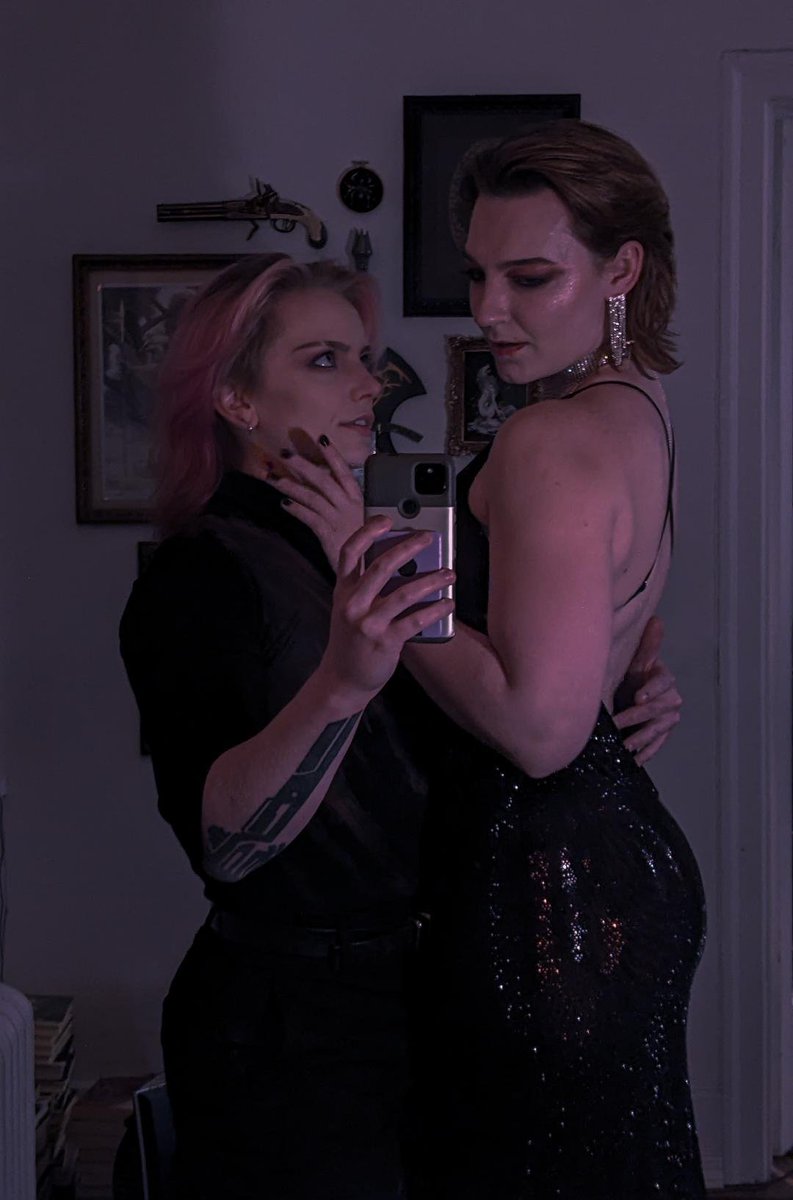 cerberus_cos's tweet photo. People on Instagram were asking if they could use this photo of my girlfriend @PhiaCos and I as a drawing reference and the answer is yes and please tag us if you do https://t.co/T8ecb64rxV
