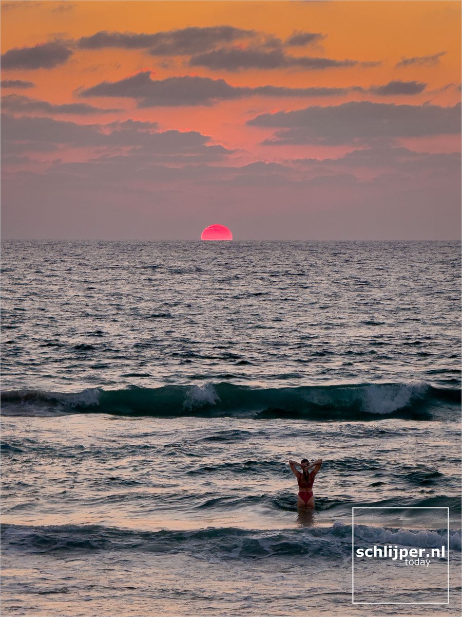 schlijperisrael's tweet photo. Tel Aviv, Charles Clore Beach
06/08/2026, 19:31 #sunsetTLV https://t.co/uiO55siomZ