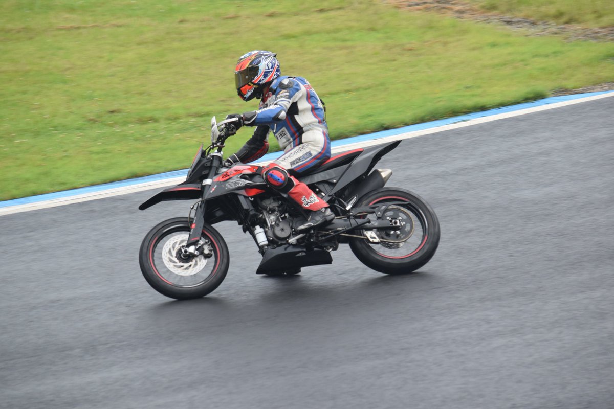takugsxr125's tweet photo. 7月13日にモビリティリゾートもてぎで開催された、125cc17インチスポーツバイクによる、「125cc試走会」、2回目の開催が決定いたしました❢🏍️💨👏10月14日(水)になります❢詳細が決定しだい、告知させていただきます🙇
＠RIDINGSPORT https://t.co/ypvwx5XBbq