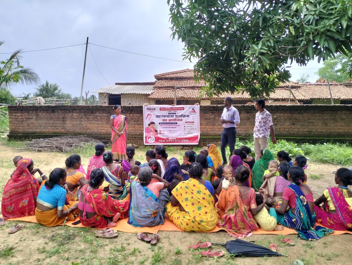RiseIndia2030's tweet photo. During #WorldBreastfeedingWeek, we held awareness sessions in communities , focusing on breastfeeding and infant nutrition.

125 mothers, coommunity members and frontline workers joined discussions on early initiation and appropriate and exclusive breastfeeding practices.
#RAHI https://t.co/6NXW5YRJOF