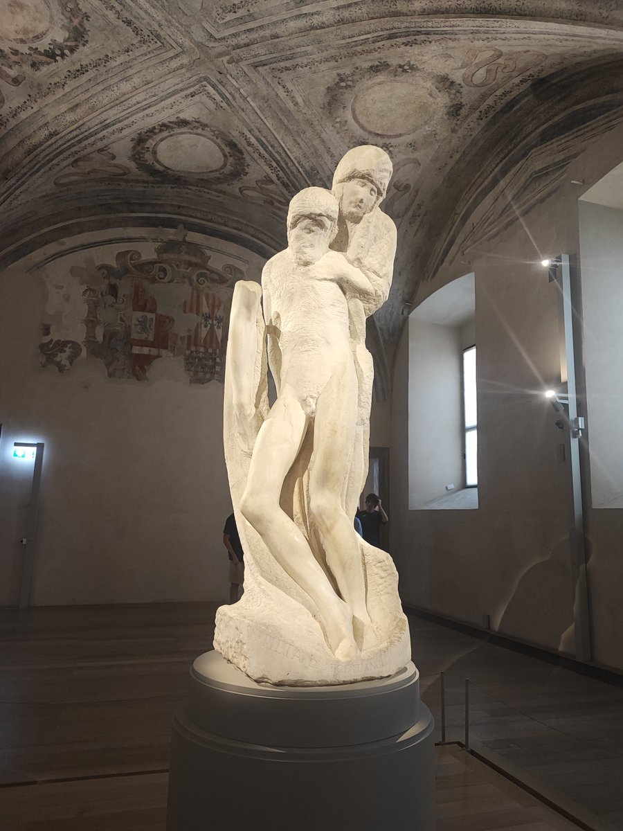 Eithetraveler's tweet photo. Dernière scultpture de Michel-Ange inachevée, quelques jours avant sa mort https://t.co/iemijJ4aWW