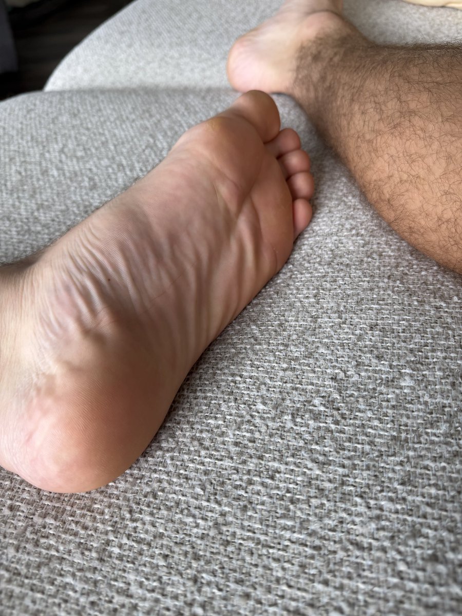 HaydenColeXL's tweet photo. Want a face full of feet? https://t.co/UcZXosTmMU
