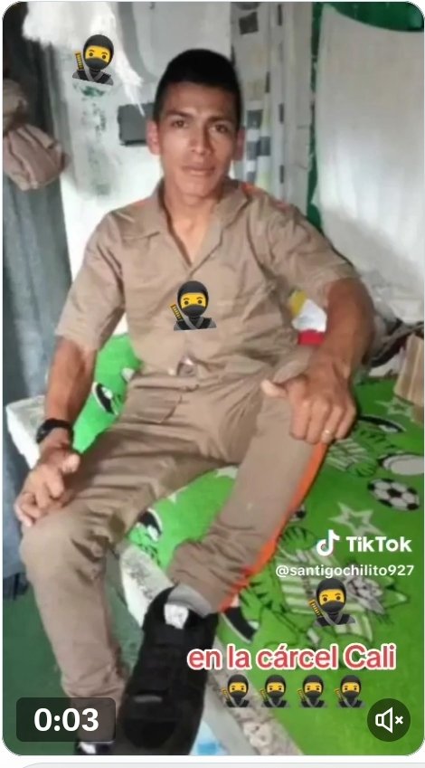 Enki_elacadio's tweet photo. @ghitis En realidad es un guerrillo que ya está preso en cali.👇👇👇 https://t.co/c2SC1Qs2YT