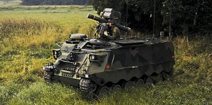 HHamsch's tweet photo. @2s38_deri @theragingtanker The post was referencing to the AT version of this SAM being confused with it.

A SAM that doesn't use IR guidence and is immune to countermeasures. https://t.co/BjeXwOWo2X