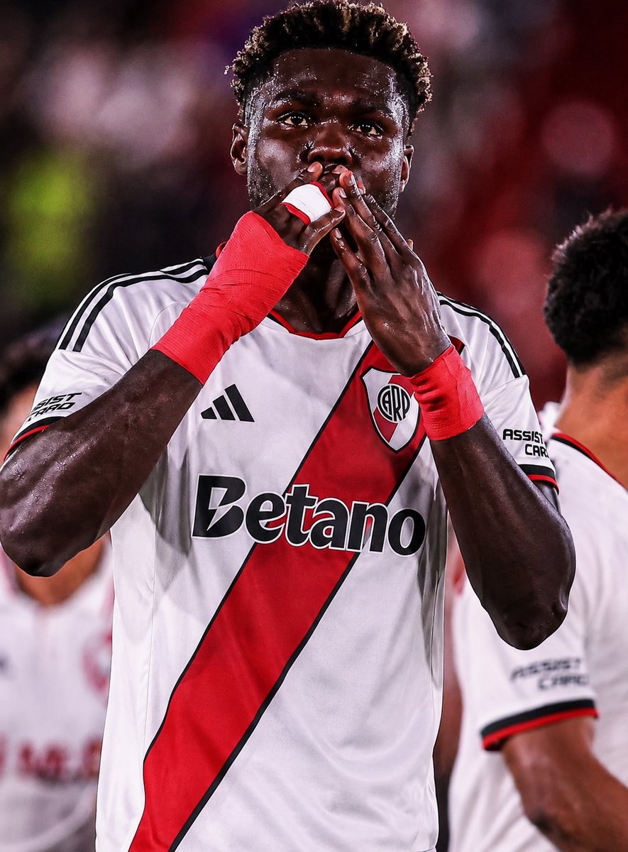 quinterista1901's tweet photo. Vengo a proponerles un sueño.

2 clásicos 3 goles. Si River quiere goles, acá están. https://t.co/ud9GbDzZi9