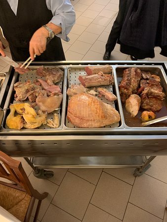 OrsoeTortellini's tweet photo. Direttamente dal carrello dei bolliti, cena a base di Giovanni Sartori, Claudio Fenucci e Marco Di Vaio https://t.co/TT82FkK16X