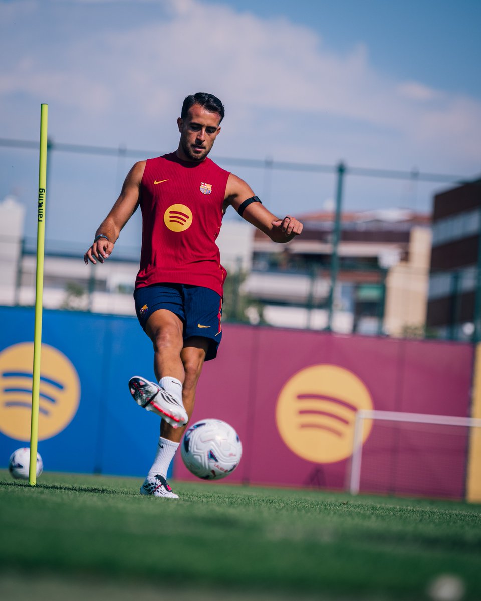 fcbarcelona_br's tweet photo. 📸 Regressos antecipados, @anthonygordon e um Gavi incansável na CE Joan Gamper. 🔵🔴 https://t.co/hVOyysU3lh