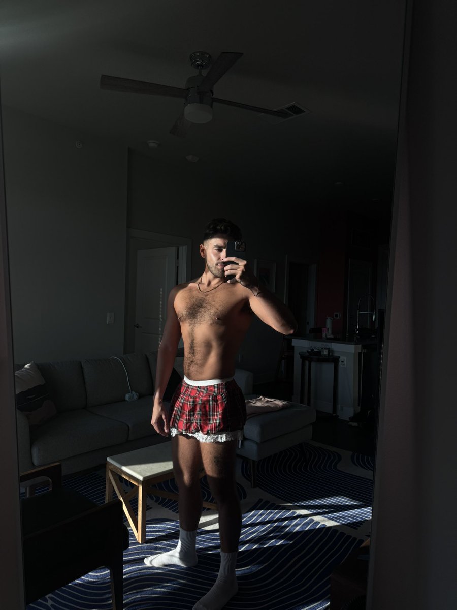 bttmboytx's tweet photo. daddy’s good girl https://t.co/6rWnYDqY7V