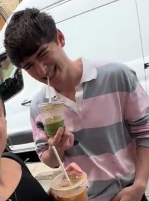 noahxiaomao's tweet photo. he so cute with his matcha (*≧ω≦) https://t.co/qnNBhV9eCV