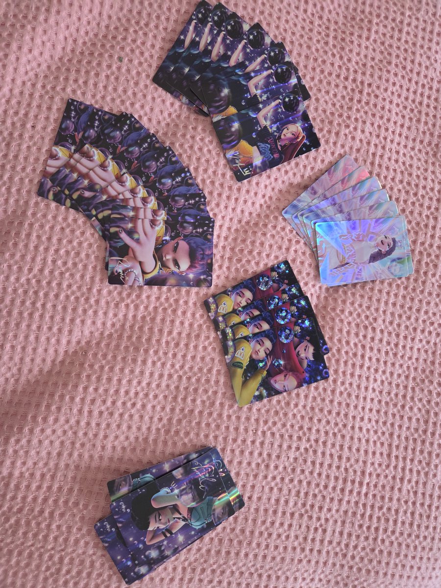 SamuelMRP's tweet photo. Poxa @McDonalds_BR comprei 11 pacotinhos das guerreiras do kpop e só vieram 5 variações!!! https://t.co/S3jEZA6czs