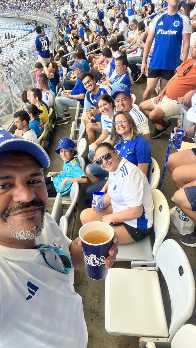 tropadogordaoo's tweet photo. O @Cruzeiro  é nossa vida!

Sempre presentes..

#FechadoComOCruzeiro
#PulaSaiDoChão
#DiaDeCruzeiro https://t.co/1lH2eIXMAk