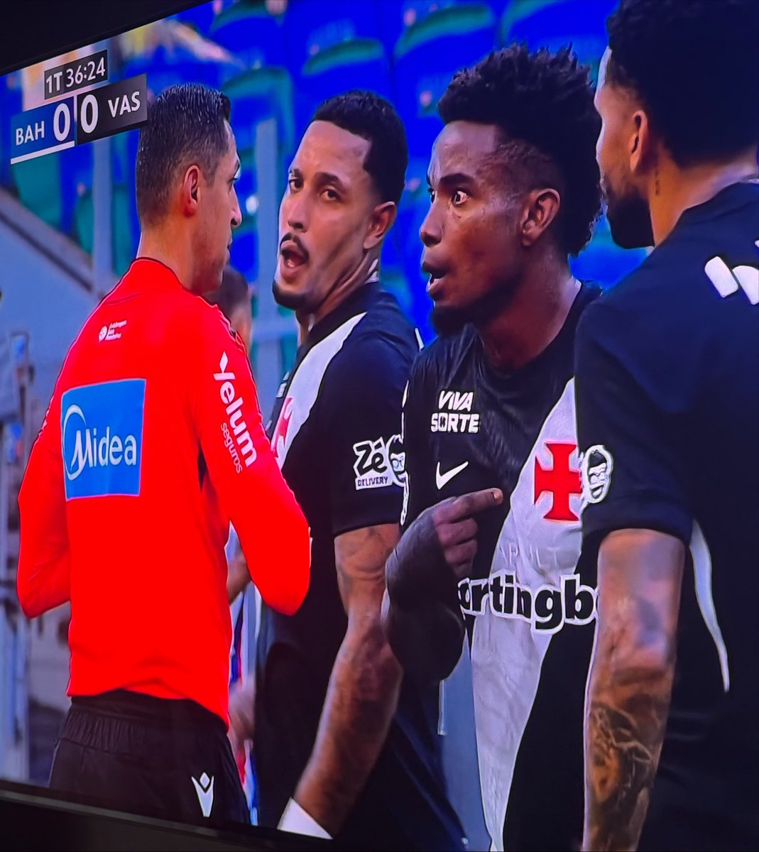 midiavascaina's tweet photo. 🚨🤡 Rodrigo José Pereira. 

Um PALHAÇO. https://t.co/kam2WUVHkM