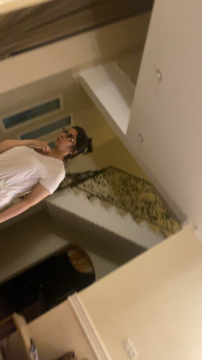 rakan74994's tweet photo. ابي تطاقع بوجهي على طيزها ذا احد عنده خبره يقولي لون خرقها ولون كسها🐽💨🍑😭 تعالو خاص برسلكم صورها https://t.co/74CHtOsCtq
