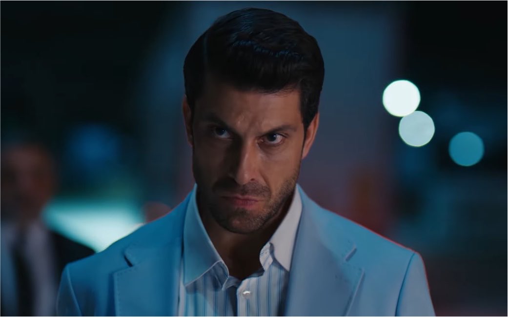 chaysadim's tweet photo. Leyla ve şahsi bodyguardları https://t.co/V4Zq34K4m6