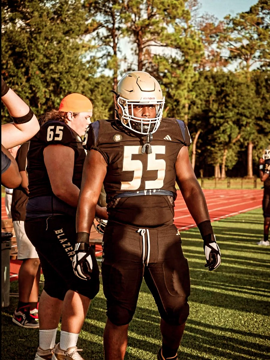 IAlkush62's tweet photo. 5'10 235lbs c/o 2028 Defensive End/ Fullback, ready for junior season! @coachmorrison58 @GSCoachHelton @Coach2Bless 
@CoachEaglin123 @CoachGoede https://t.co/wJqcNERIFe