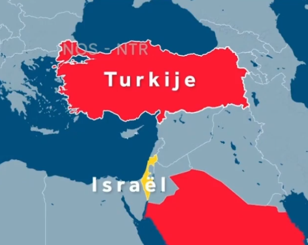 GEvanlagen's tweet photo. Turkije bedreigd door Israël. Los van alle schandalige kolder: daar moet toch iemand op de NOS-redactie keihard zitten te lachen om wat ze die arme kijkers nu weer op de mouw hebben kunnen spelden? Alleen het kaartje al is lachwekkend. https://t.co/c1PYNznXgM