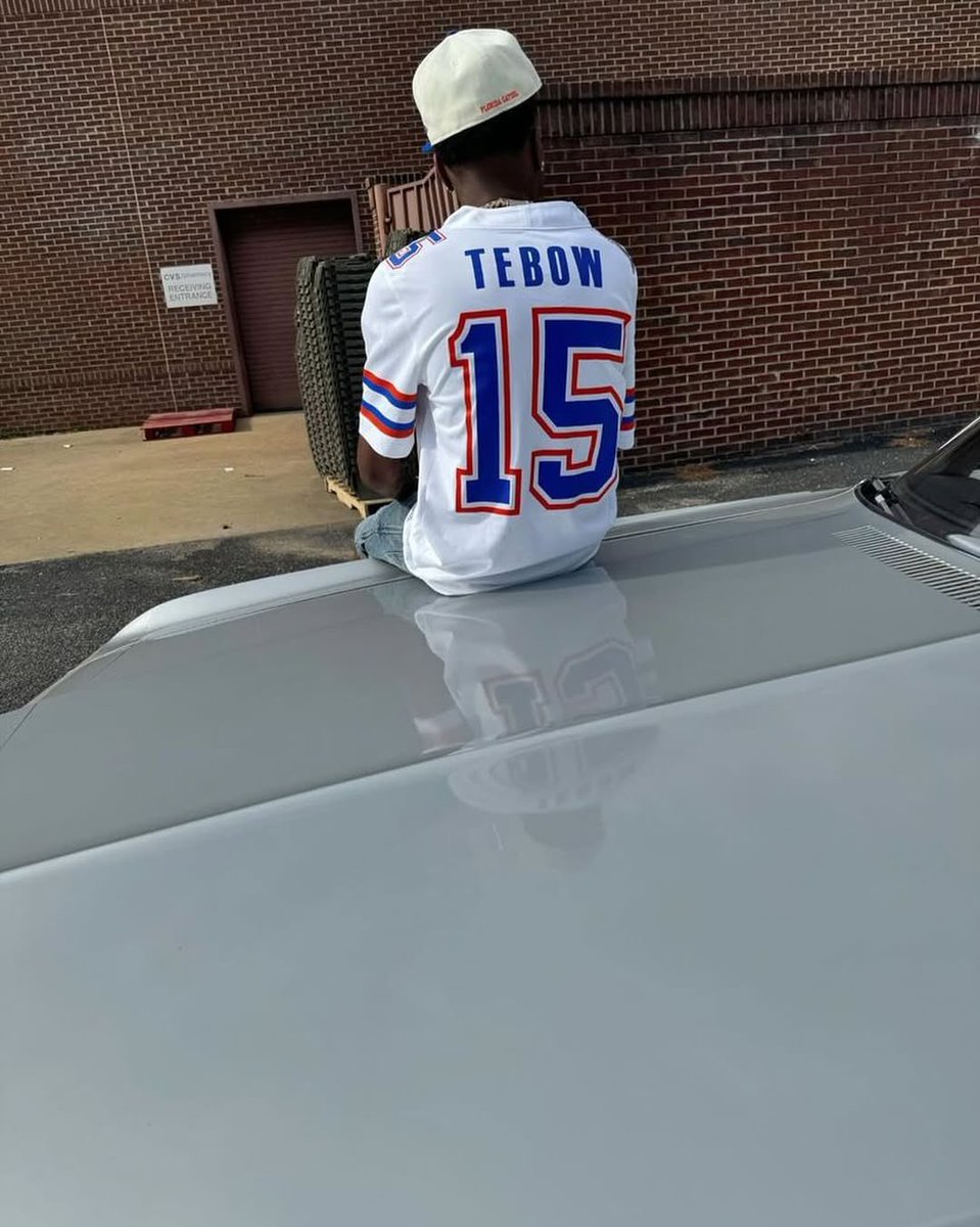 Kcpowee's tweet photo. Ima put a 💯 Rackz in my VERT like them florida boyz 🐊 https://t.co/B1CuqGemYX