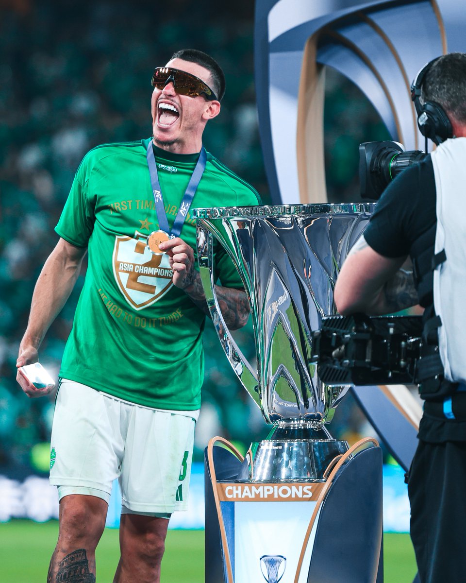 diario_AFC's tweet photo. 🚨🚨🚨 فابريزيو رومانو |

روجر آيبانيز كان يريد البقاء في النادي الأهلي ولا شيء آخر! 🟢⚪️ https://t.co/RiIassCKrH