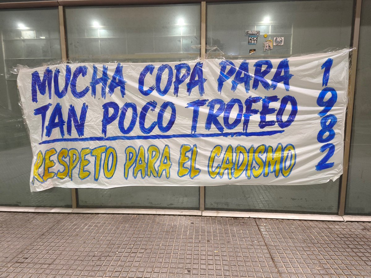 BA1982Oficial's tweet photo. Precios abusivos = gradas vacías.

En definitiva... mucha copa para tan poco trofeo. https://t.co/183oPA75kz
