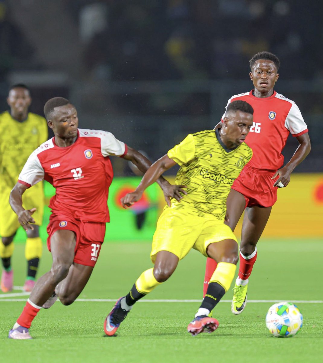 imfuraluc01's tweet photo. #FriendlyGame | FT 

YANGA AFRICANS 1-2 AIGLE DU CONGO 

Iyi Team yo muri DRC izahura na APR FC ni ukuyitondera! 

NIZERE KO TALEB YAYIZE KABISA! 

@BBKIGALIFM 89.7 FM https://t.co/5pkc68YMRI