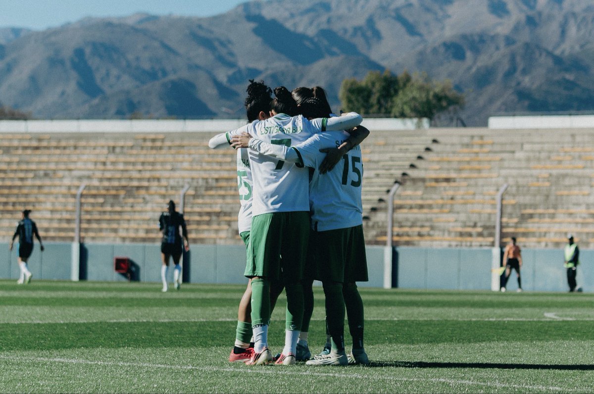 BanfieldFutFem's tweet photo. GAAAANOOÓ BAAANFIEEELD EN SAN LUIS 🇳🇬🇳🇬🇳🇬

San Luis FC 1-3 #Banfield

⚽️ Valentina Barroso, Tatiana Sarmiento y Yosneidy Zambrano. https://t.co/7y455AFrne