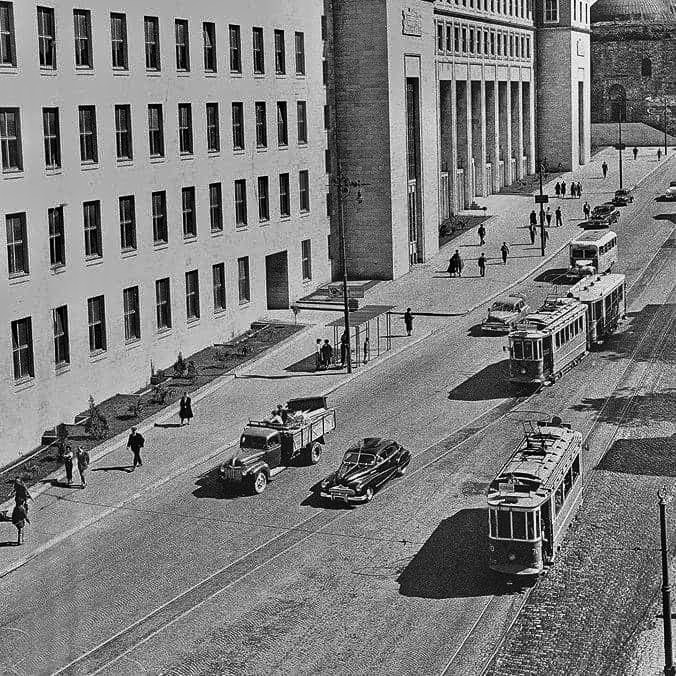 CNybak's tweet photo. Istanbul University, Faculty of  Literature, Vezneciler, 1957

Photo by Ara Güler

Interesting side note: Google AI identifies this photo in the following way:
"The historical photograph shows the grand neoclassical facade of the former Reichsluftfahrtministerium (Reich Aviation Ministry) on Wilhelmstraße in Berlin, designed by Ernst Sagebiel and built between 1935 and 1936."