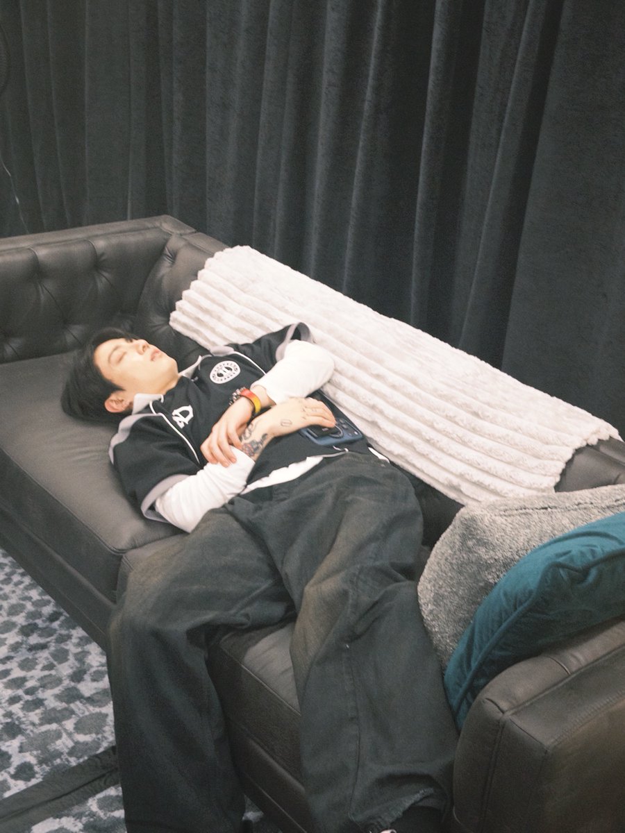 archiveforJK's tweet photo. JUNGKOOKIE SLEEPING 🥺🥺💘 https://t.co/s11WOlx2FI