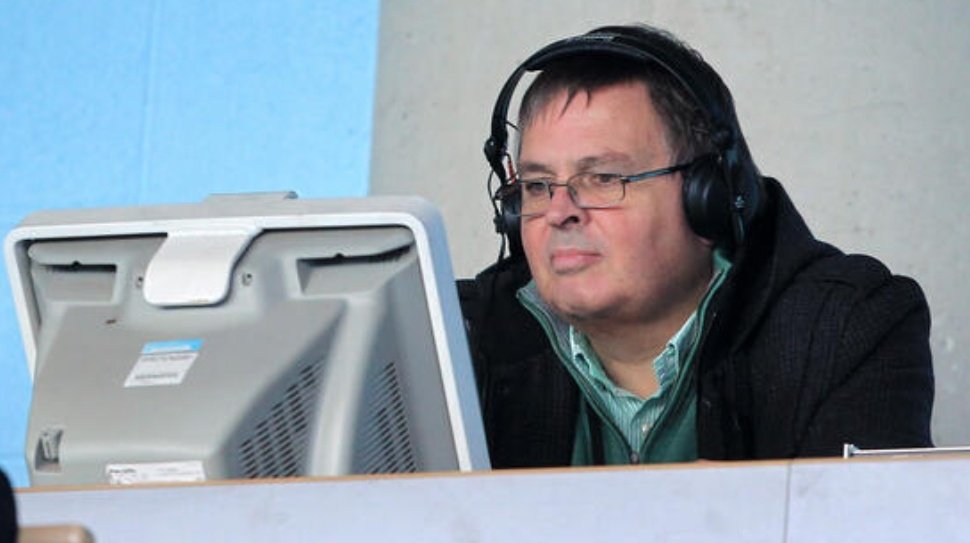 footballmemorys's tweet photo. BBC Commentator Alan Green
#BBCFootball #Commentators #Radio5Live https://t.co/0nzFsVLqel